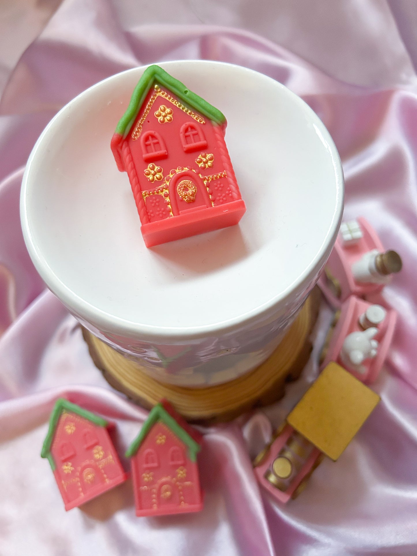 'Cosy Cabin' Wax Melt Gingerbread House